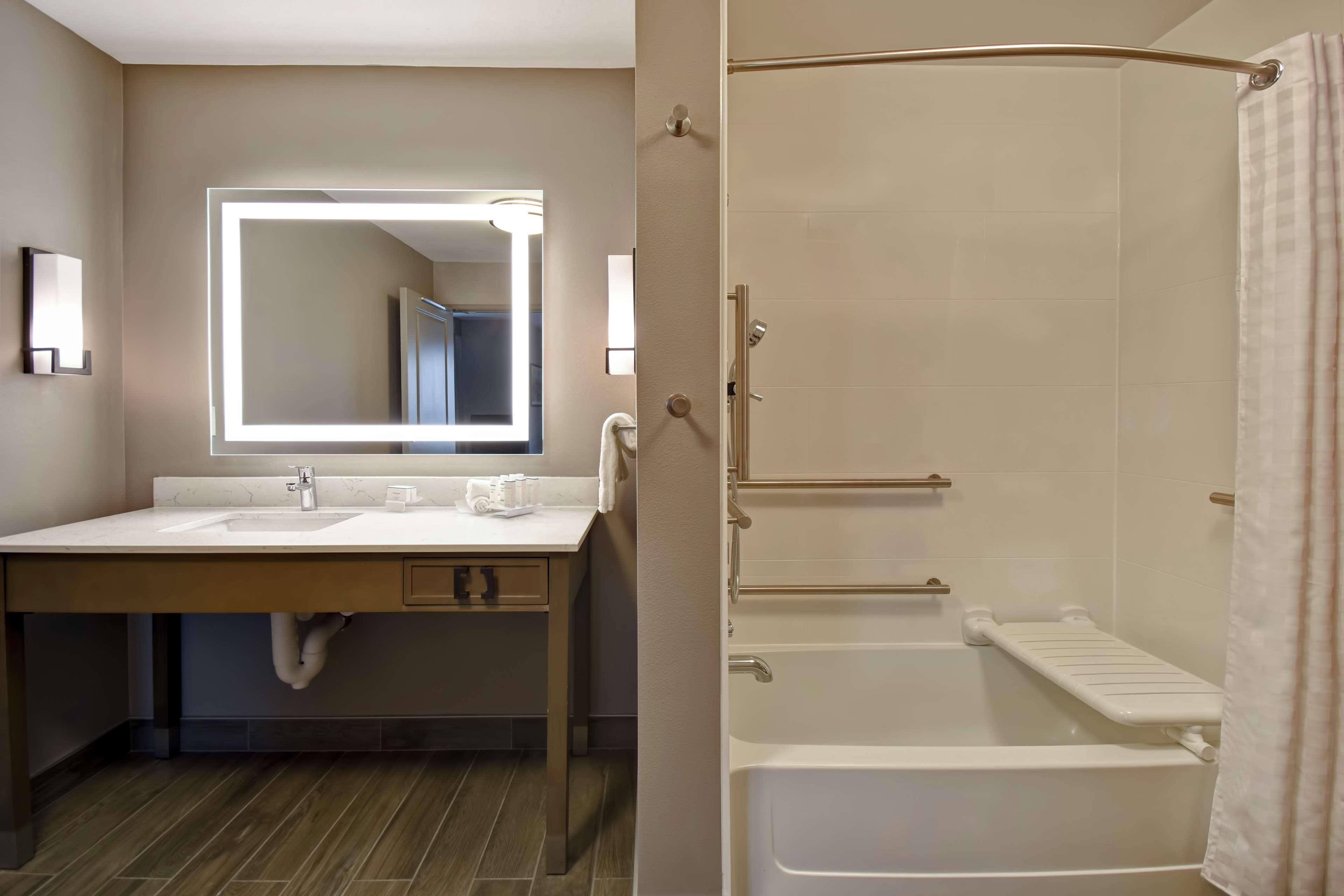 Homewood Suites By Hilton Orange New Haven Экстерьер фото