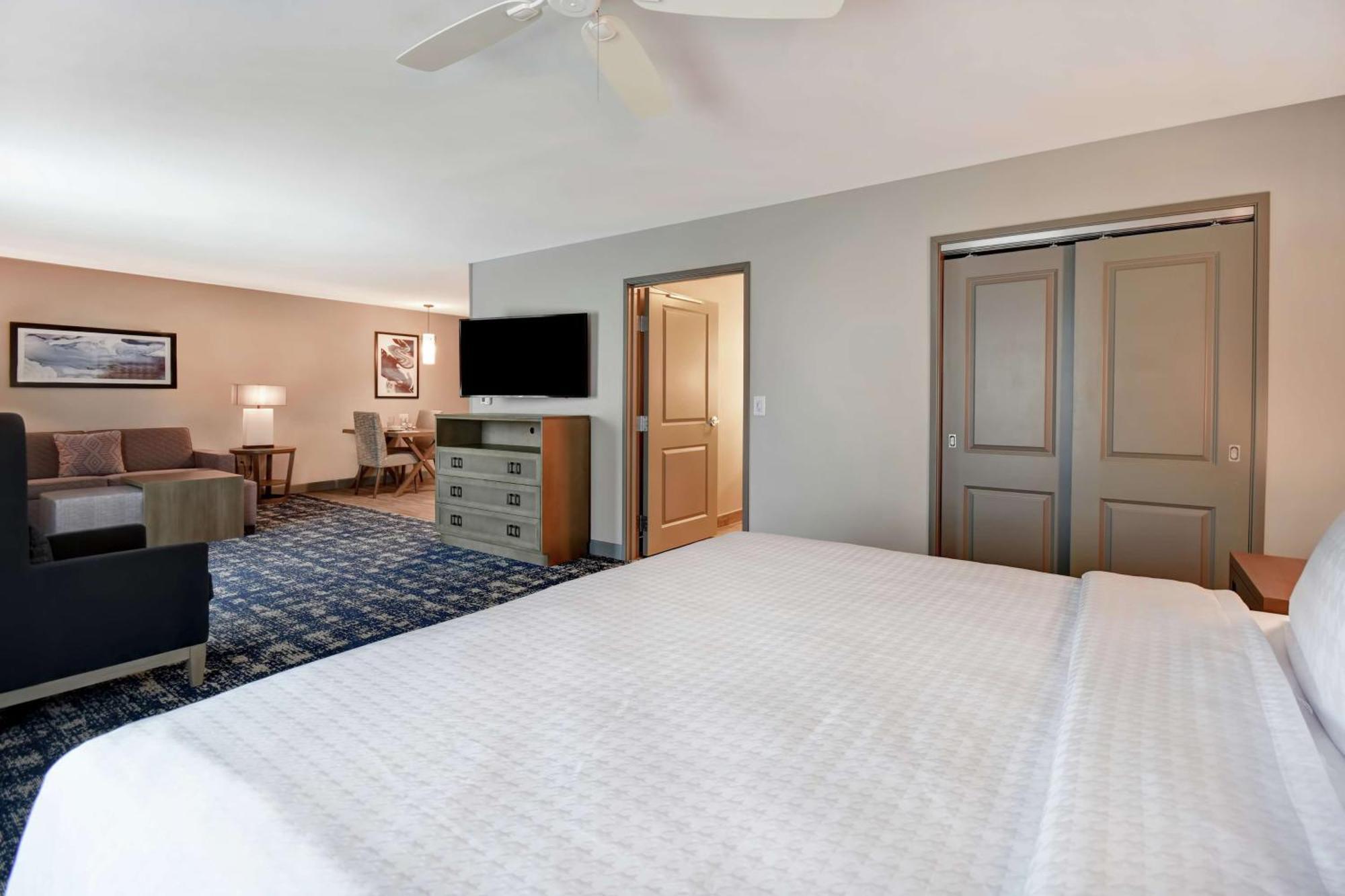 Homewood Suites By Hilton Orange New Haven Экстерьер фото