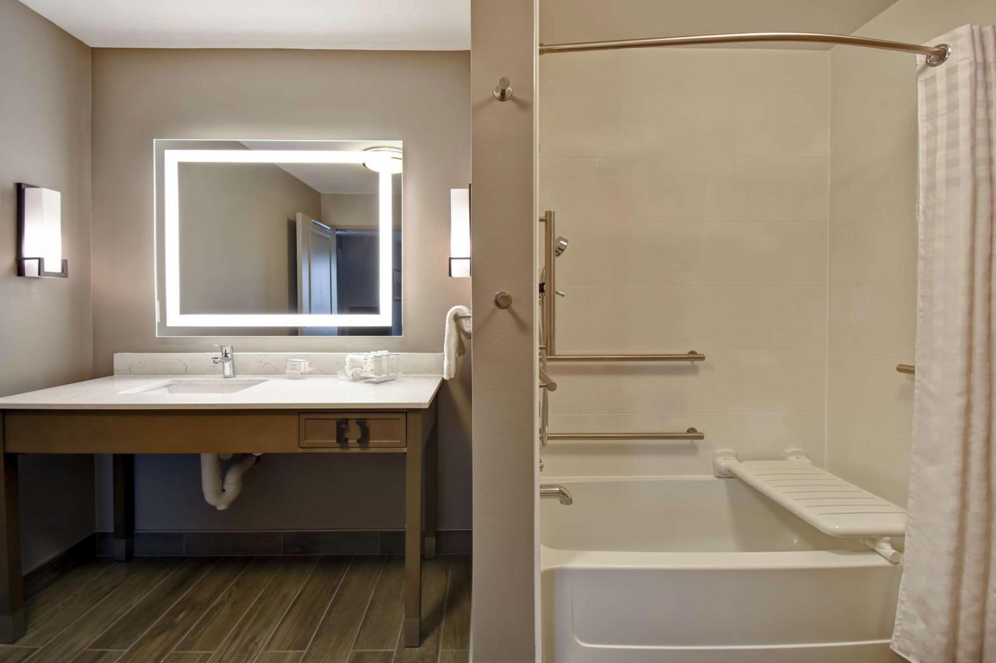 Homewood Suites By Hilton Orange New Haven Экстерьер фото